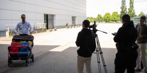 Lire la suite à propos de l’article Silence, ça tourne : immersion dans une vidéo de présentation produit bébé