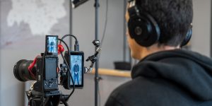 Lire la suite à propos de l’article Créer du contenu vidéo régulier en entreprise : une stratégie qui fait la différence